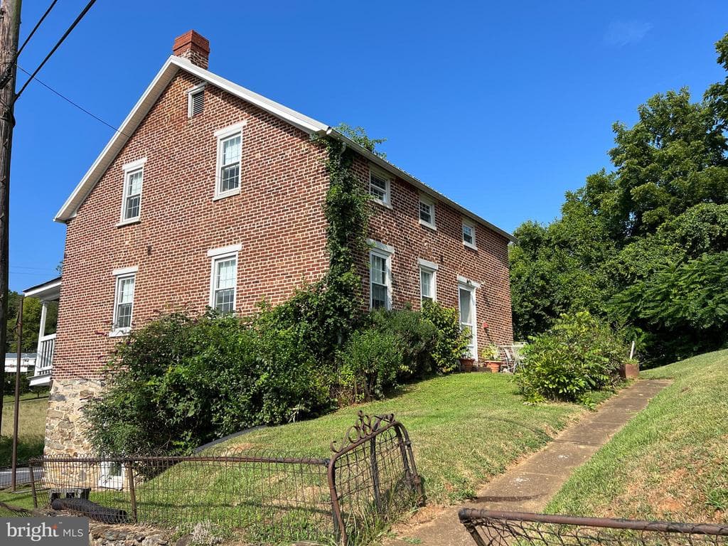 3948 Brethren Church Rd, Myersville, MD 21773