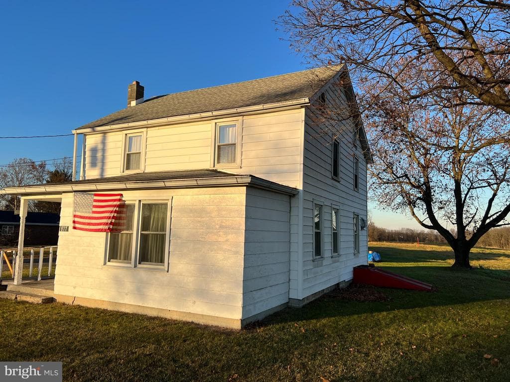 Property photo #2 for 977 Kauffman Rd W, Greencastle, PA 17225