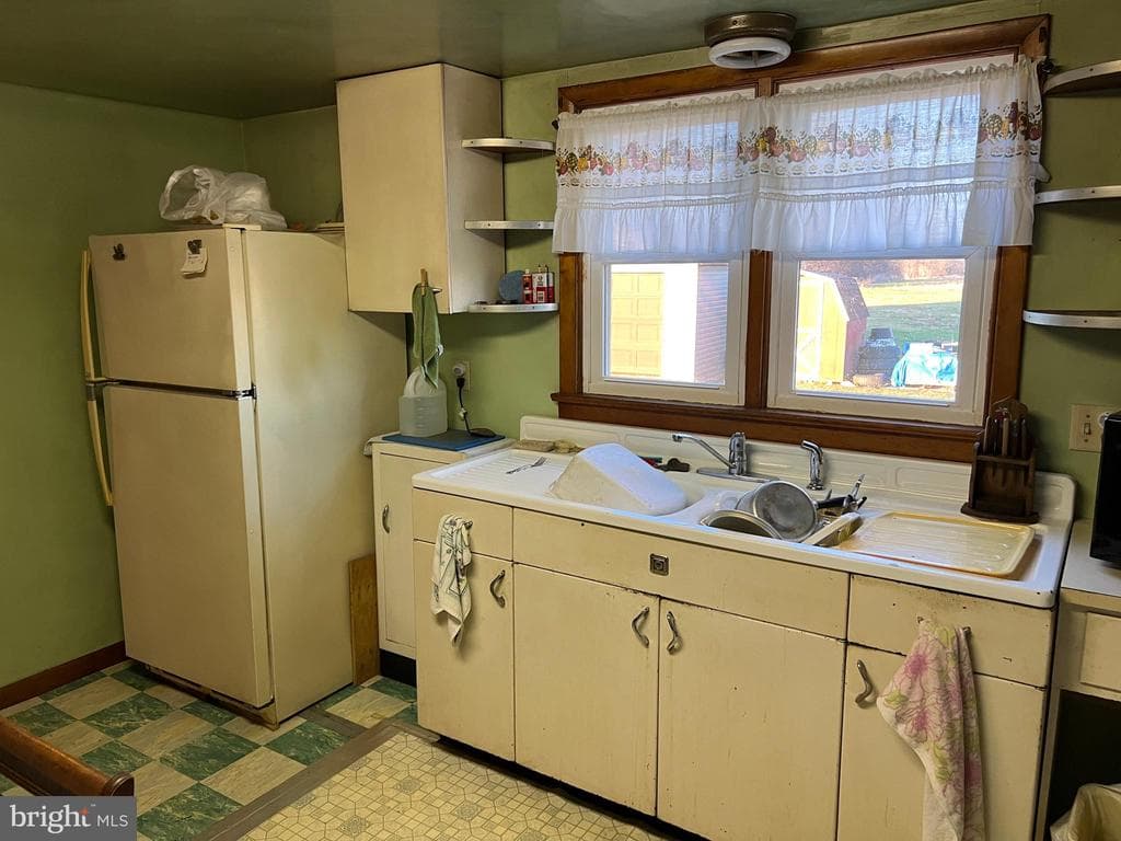 Property photo #36 for 977 Kauffman Rd W, Greencastle, PA 17225
