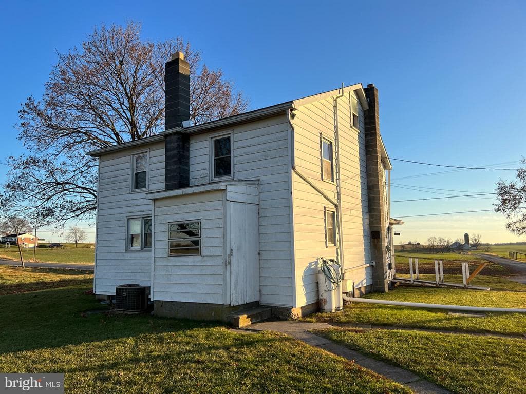 Property photo #6 for 977 Kauffman Rd W, Greencastle, PA 17225