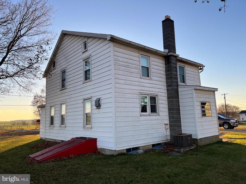 Property photo #8 for 977 Kauffman Rd W, Greencastle, PA 17225
