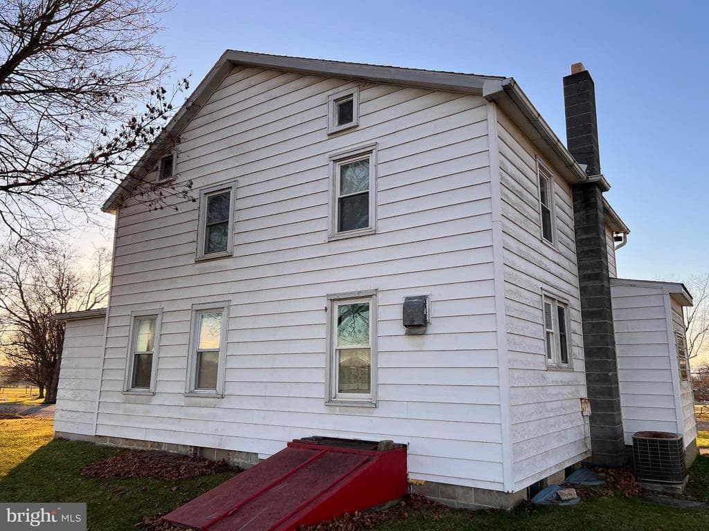 Property photo #9 for 977 Kauffman Rd W, Greencastle, PA 17225