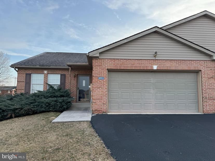 25 Homestead Drive, Greencastle, PA 17225