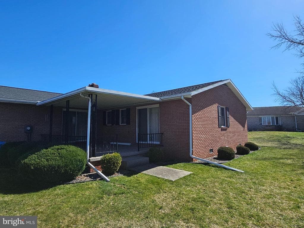 Property photo #10 for 585 Meadowview Circle, Greencastle, PA 17225