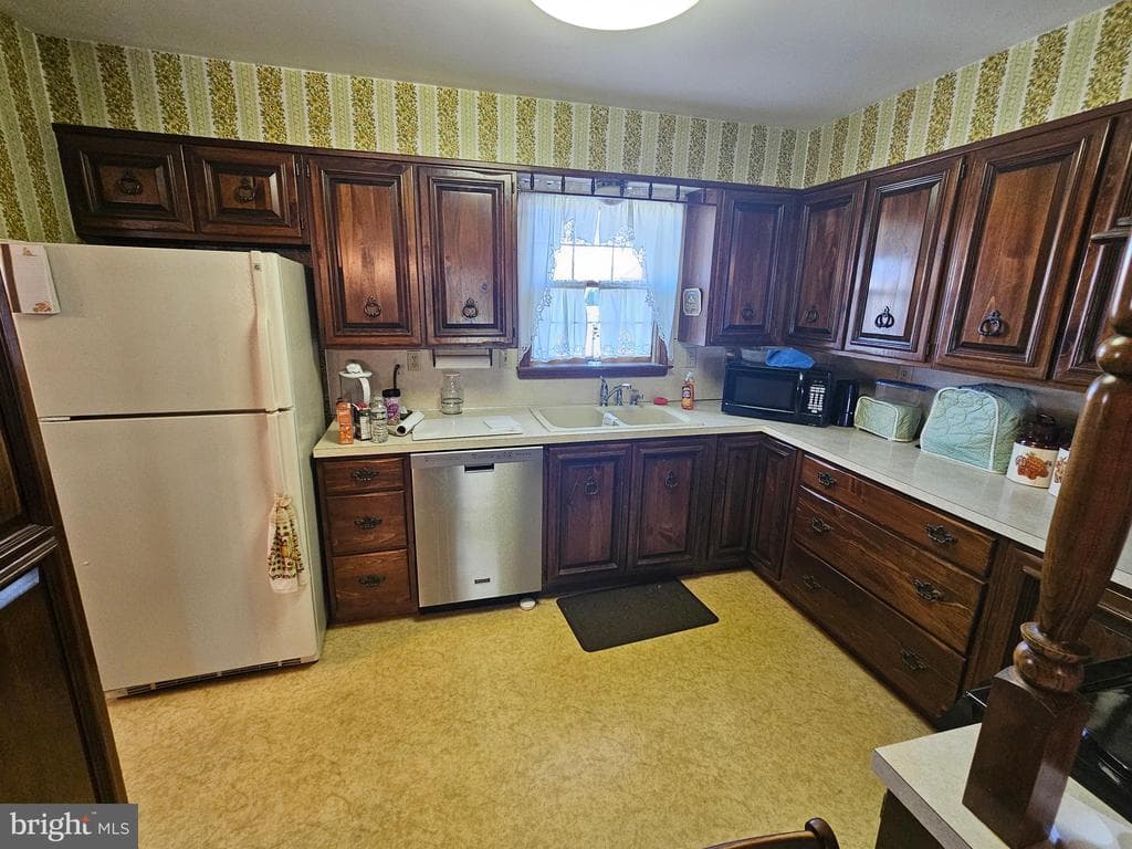 Property photo #25 for 585 Meadowview Circle, Greencastle, PA 17225