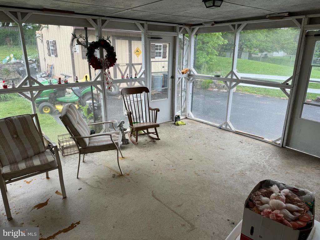 Property photo #32 for 10910 Rosewood Dr, Hagerstown, MD 21740
