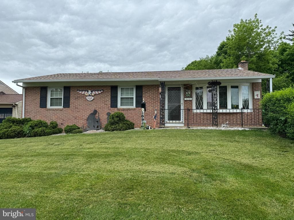 Property photo #0 for 10910 Rosewood Dr, Hagerstown, MD 21740