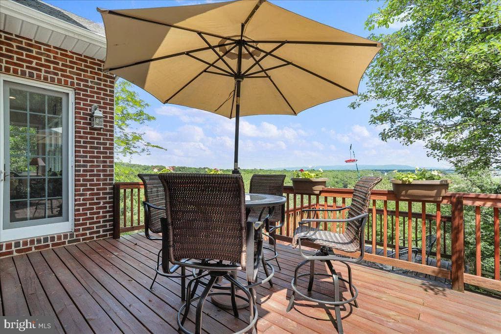 Property photo #11 for 934 Samerica Dr, Chambersburg, PA 17202