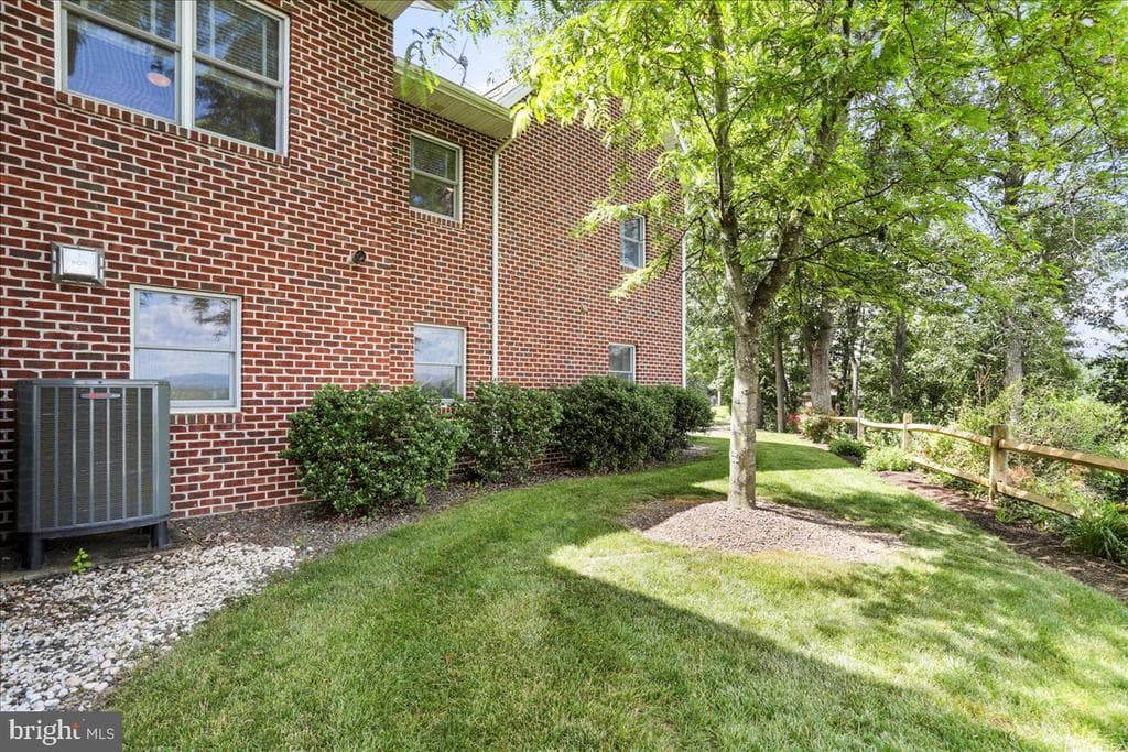 Property photo #15 for 934 Samerica Dr, Chambersburg, PA 17202
