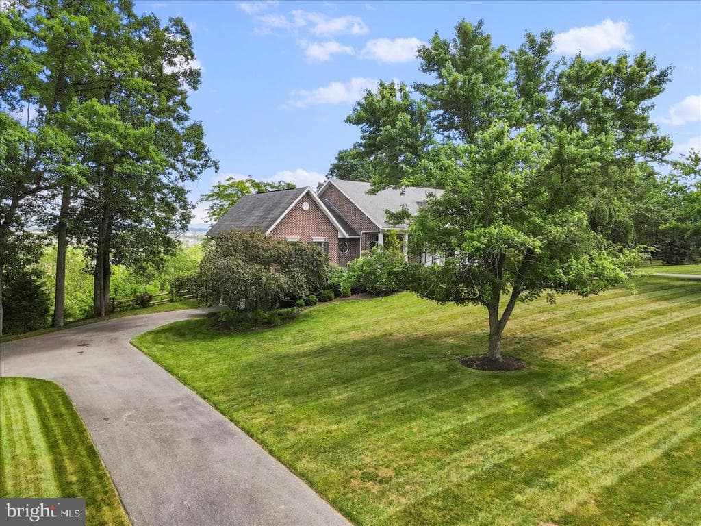 Property photo #23 for 934 Samerica Dr, Chambersburg, PA 17202