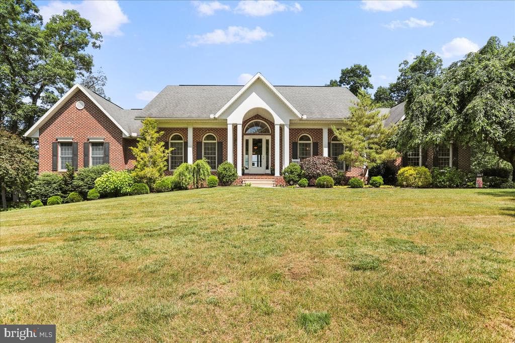 Property photo #5 for 934 Samerica Dr, Chambersburg, PA 17202
