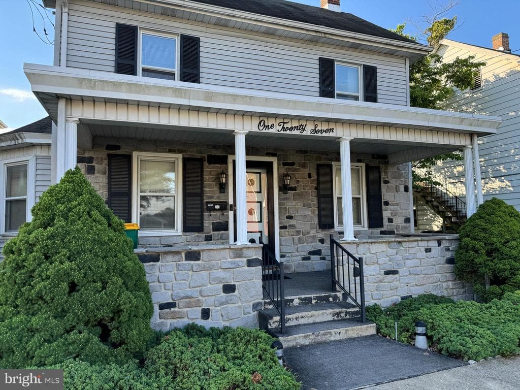 Property photo #3 for 127 Fairview Ave, Waynesboro, PA 17268