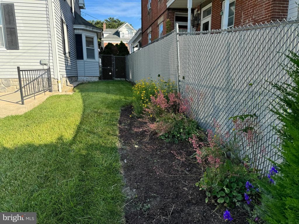 Property photo #8 for 127 Fairview Ave, Waynesboro, PA 17268
