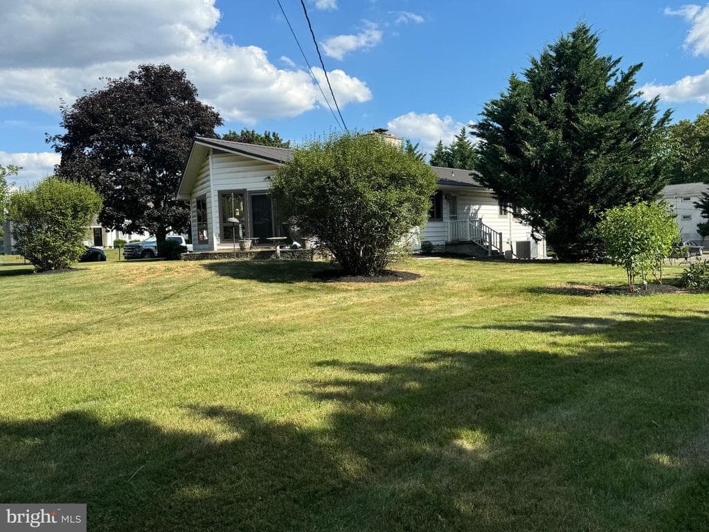 Property photo #4 for 13902 Blue Mountain Dr, Maugansville, MD 21767