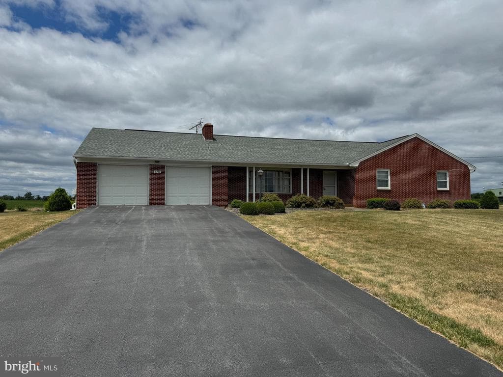 Property photo #1 for 6733 Molly Pitcher Hwy, Chambersburg, PA 17202