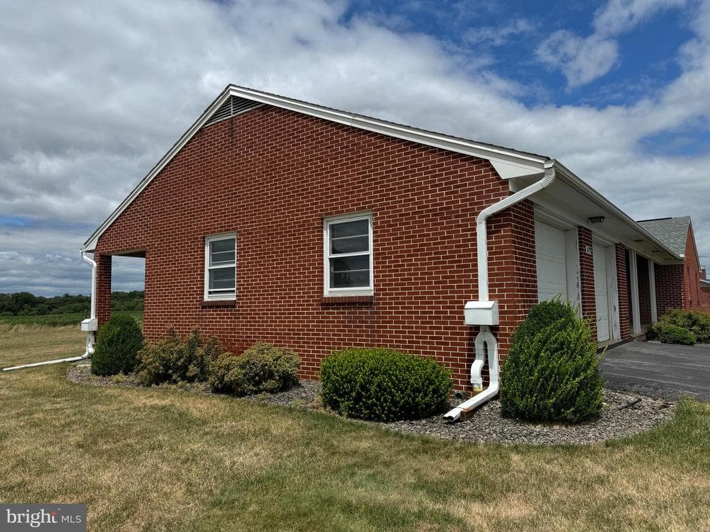 Property photo #14 for 6733 Molly Pitcher Hwy, Chambersburg, PA 17202