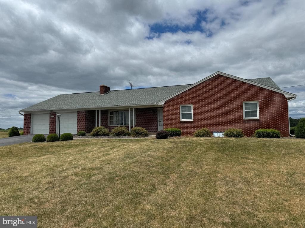 Property photo #2 for 6733 Molly Pitcher Hwy, Chambersburg, PA 17202