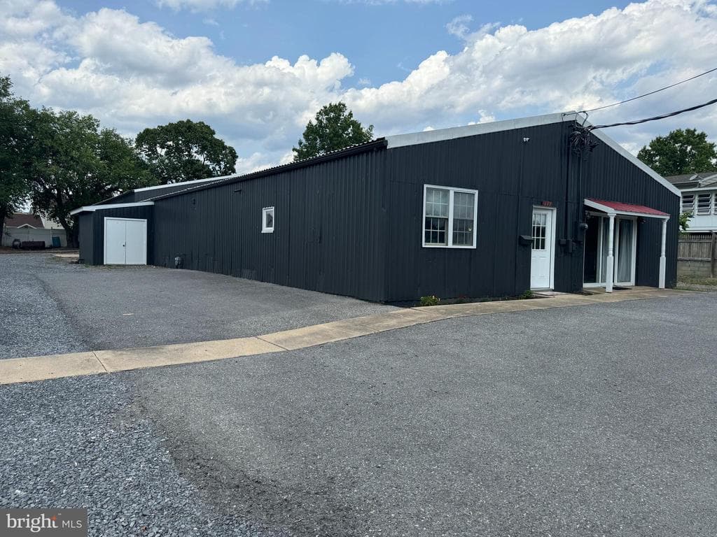 Property photo #2 for 649 Lincoln Way W, Chambersburg, PA 17201
