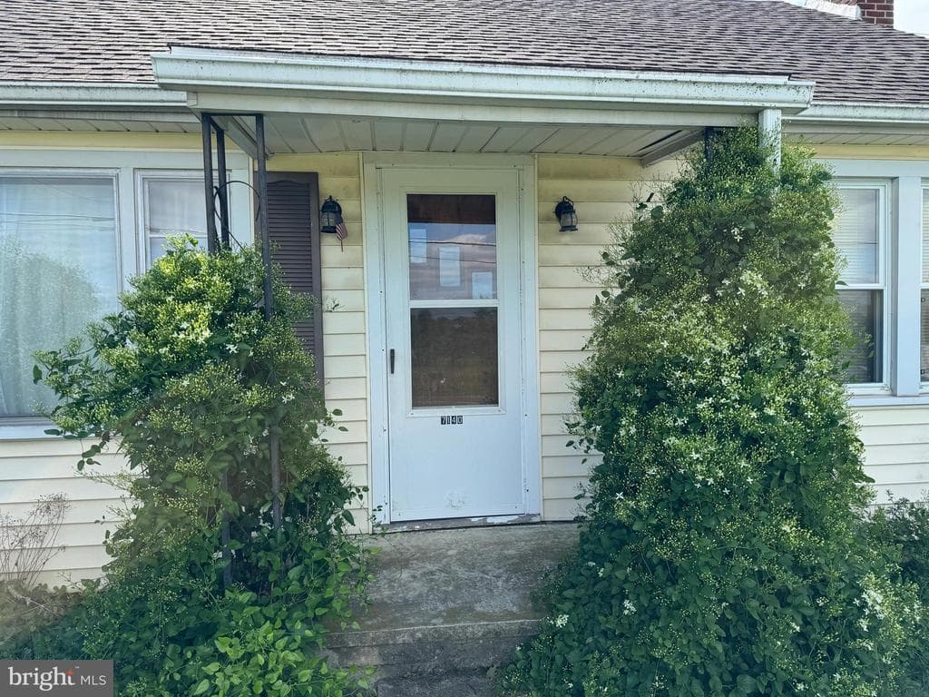 Property photo #2 for 7140 Slabtown Rd, Waynesboro, PA 17268