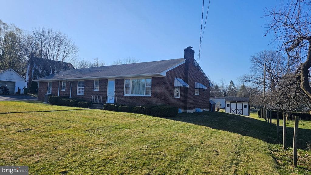 Property photo #2 for 204 Walnut St, Greencastle, PA 17225
