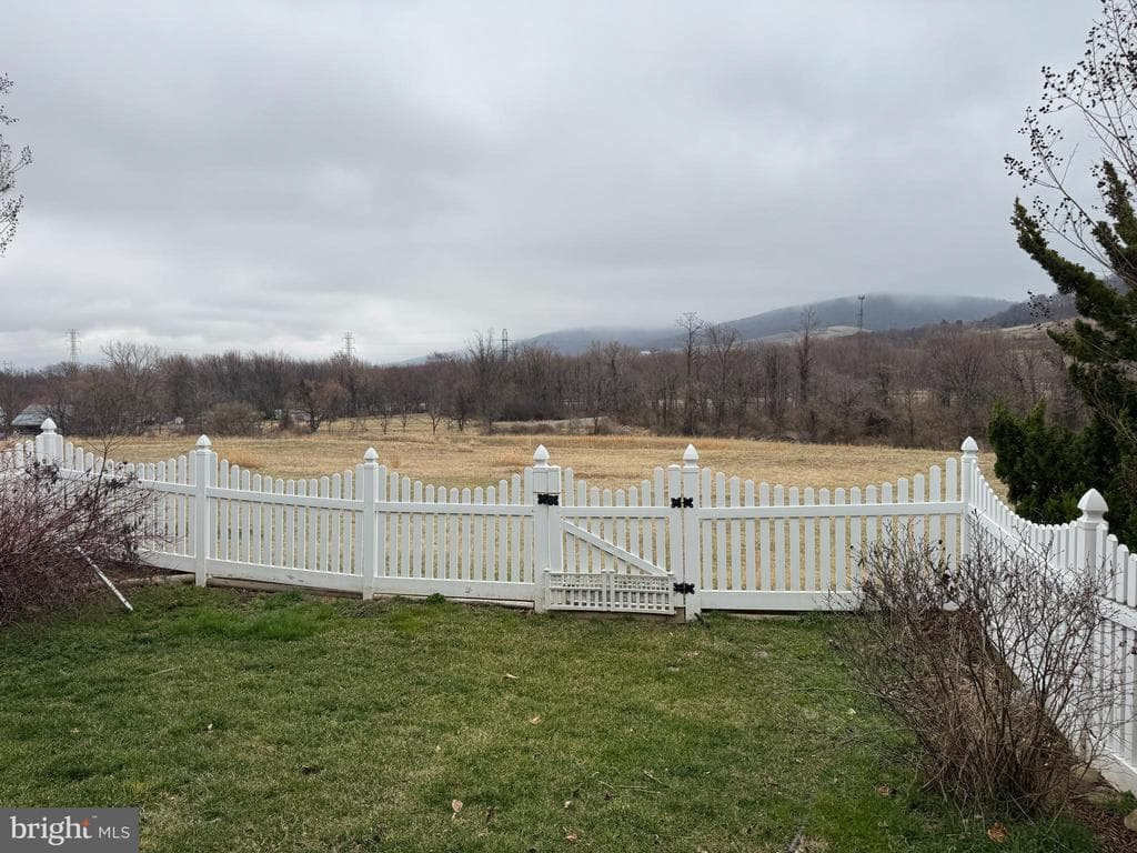 Property photo #7 for 14 Eckstine Ct, Smithsburg, MD 21783