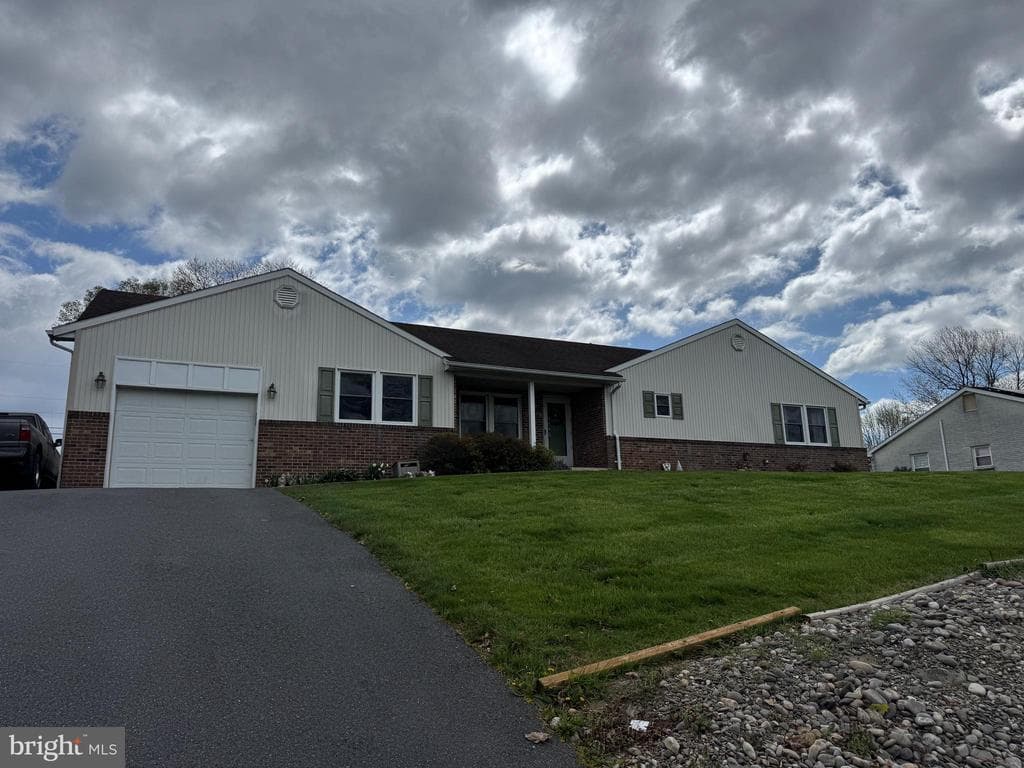 Property photo #1 for 13929 Green Mountain Drive, Maugansville, MD 21767