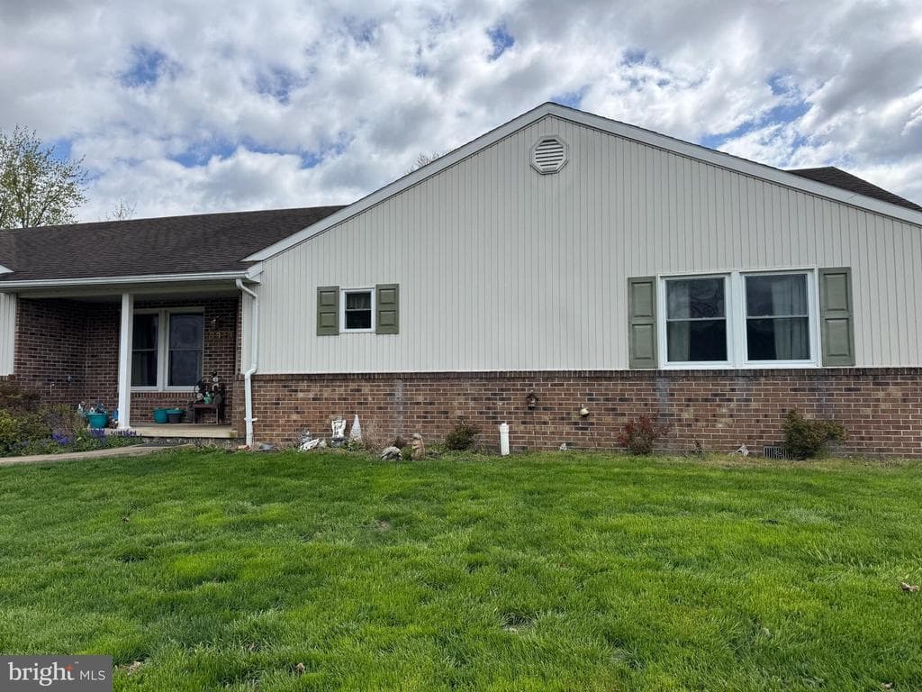 Property photo #4 for 13929 Green Mountain Drive, Maugansville, MD 21767