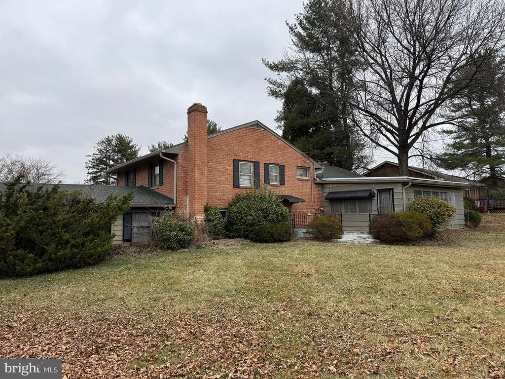 Property photo #4 for 16601 Johnson Dr, Williamsport, MD 21795