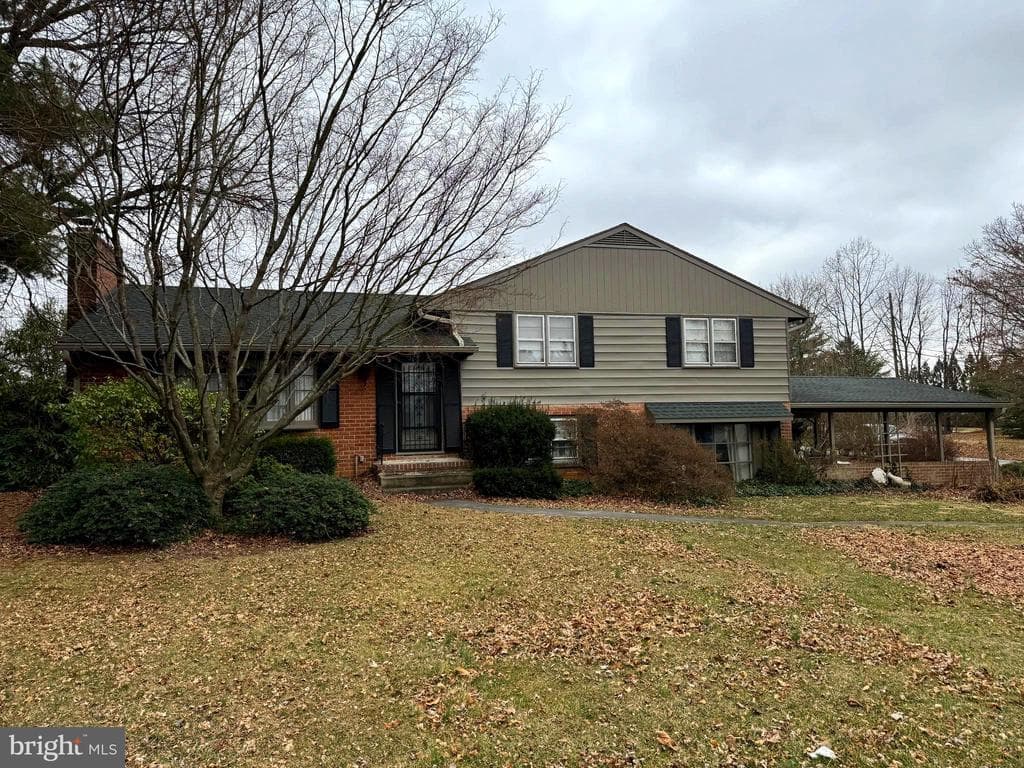 Property photo #0 for 16601 Johnson Dr, Williamsport, MD 21795