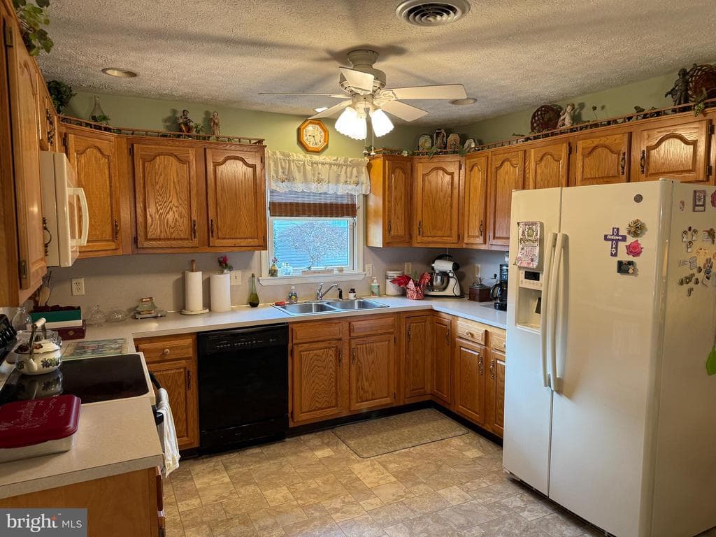 Property photo #14 for 74 Homestead Dr, Greencastle, PA 17225