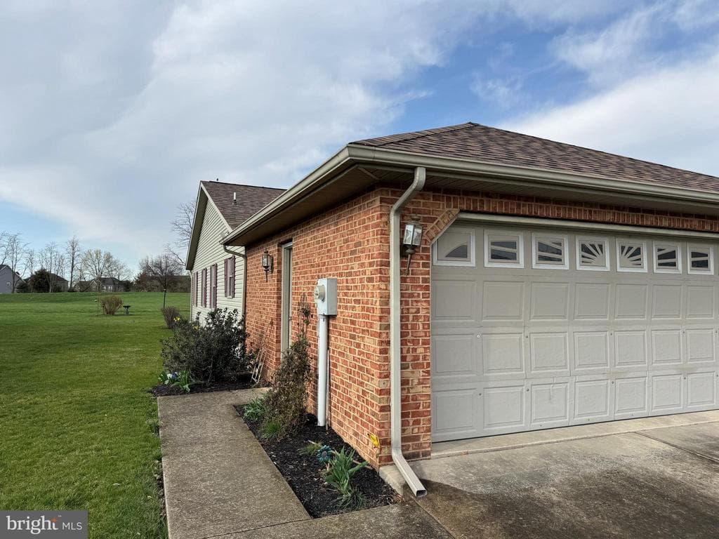 Property photo #6 for 74 Homestead Dr, Greencastle, PA 17225