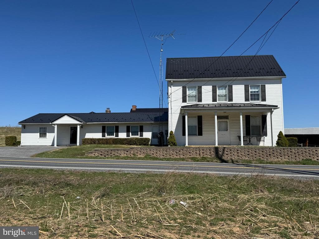 Property photo #1 for 1423 Mason Dixon Rd, Greencastle, PA 17225