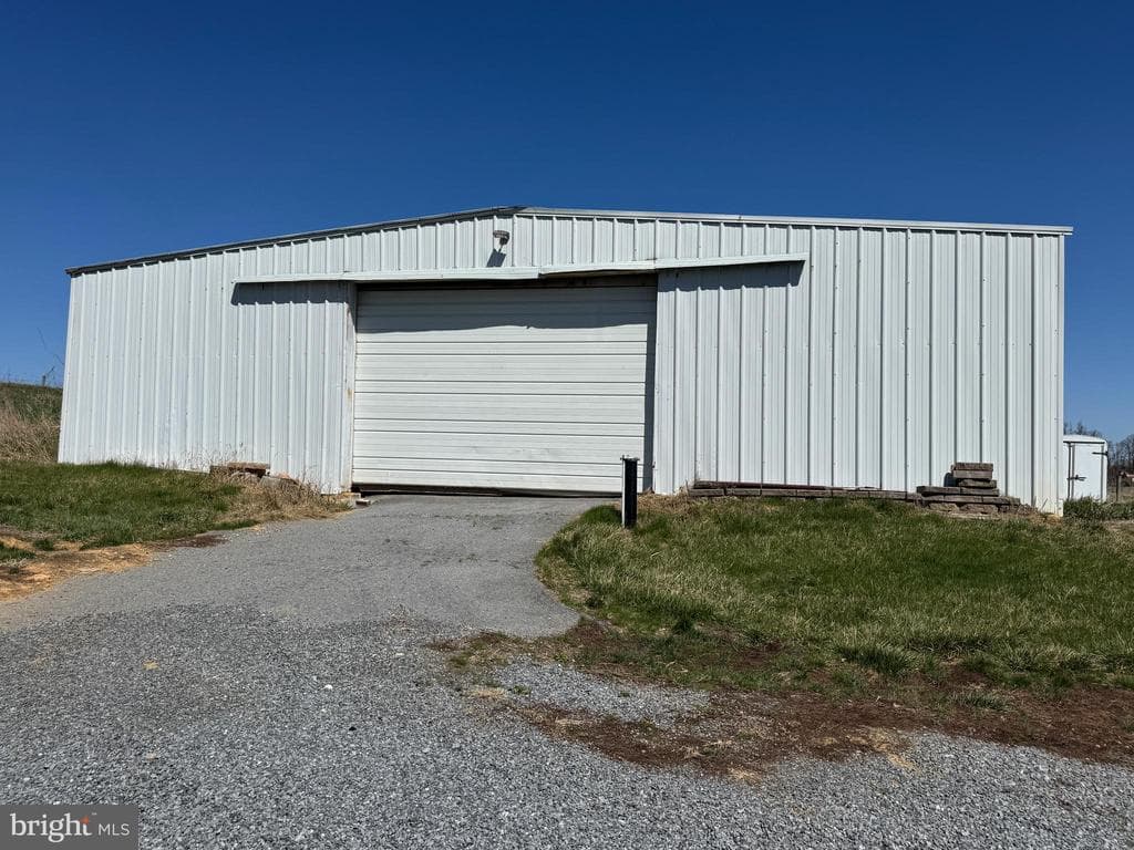 Property photo #10 for 1423 Mason Dixon Rd, Greencastle, PA 17225