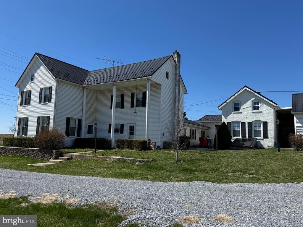 Property photo #3 for 1423 Mason Dixon Rd, Greencastle, PA 17225