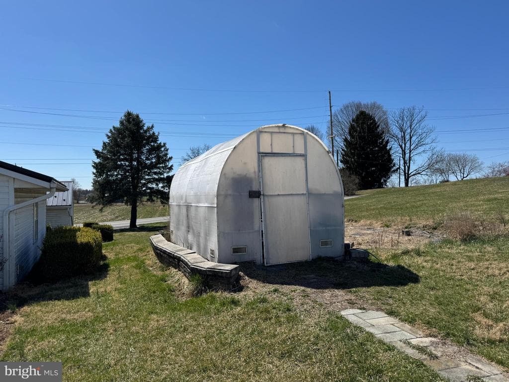 Property photo #9 for 1423 Mason Dixon Rd, Greencastle, PA 17225