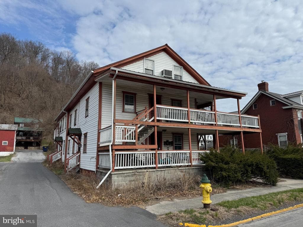 Property photo #2 for 219 W Main Street, Everett PA 15537