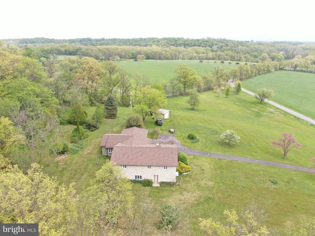 Property photo #5 for 15004 Burnt Mill Rd, Shippensburg, PA 17257