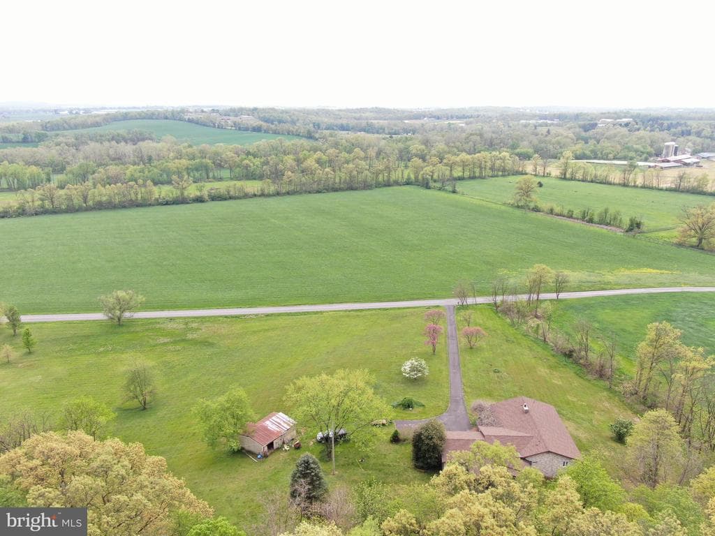 Property photo #8 for 15004 Burnt Mill Rd, Shippensburg, PA 17257