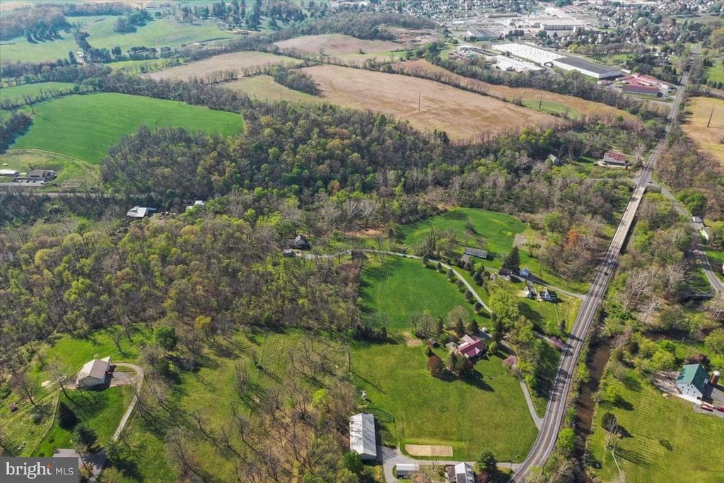 Property photo #14 for 13943 Anthony Hwy, Waynesboro, PA 17268