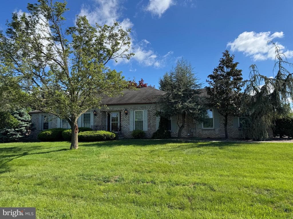 Property photo #1 for 204 Moss Spring Ave, Greencastle, PA 17225