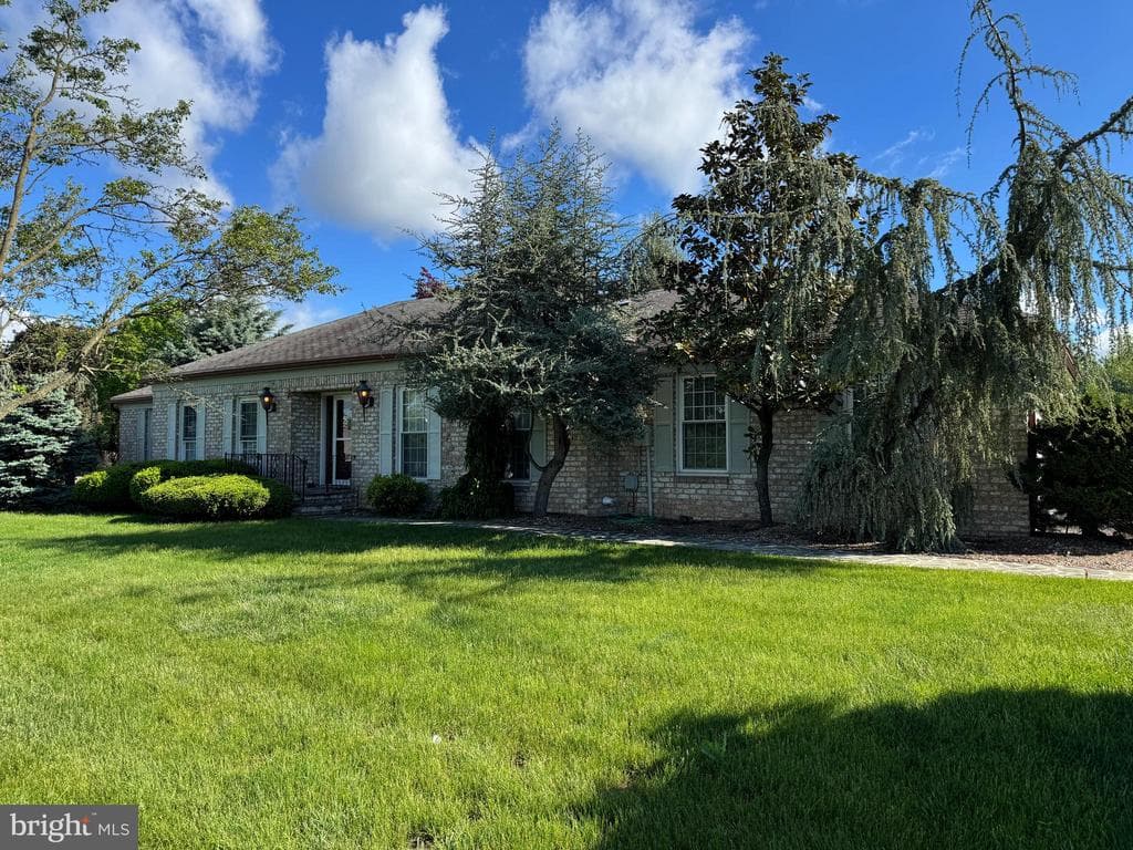 Property photo #0 for 204 Moss Spring Ave, Greencastle, PA 17225