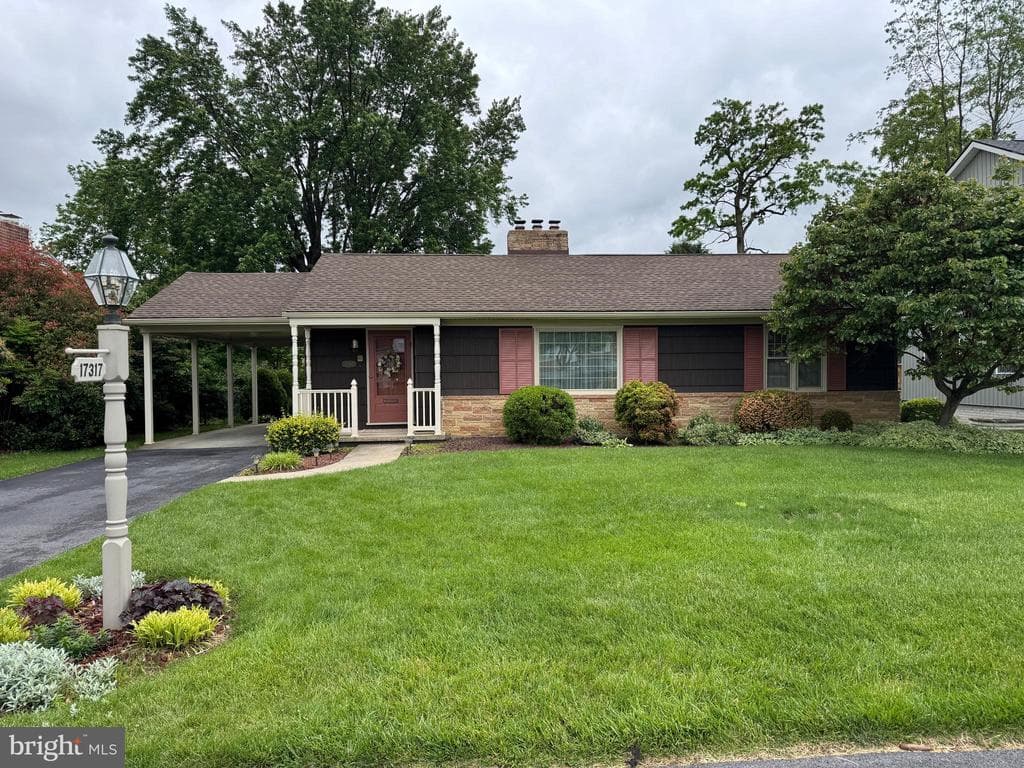 Property photo #2 for 17317 Amber Drive, Hagerstown, MD 21740