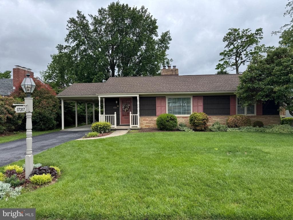 Property photo #3 for 17317 Amber Drive, Hagerstown, MD 21740