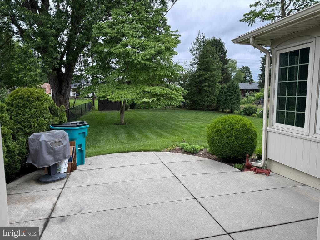 Property photo #9 for 17317 Amber Drive, Hagerstown, MD 21740