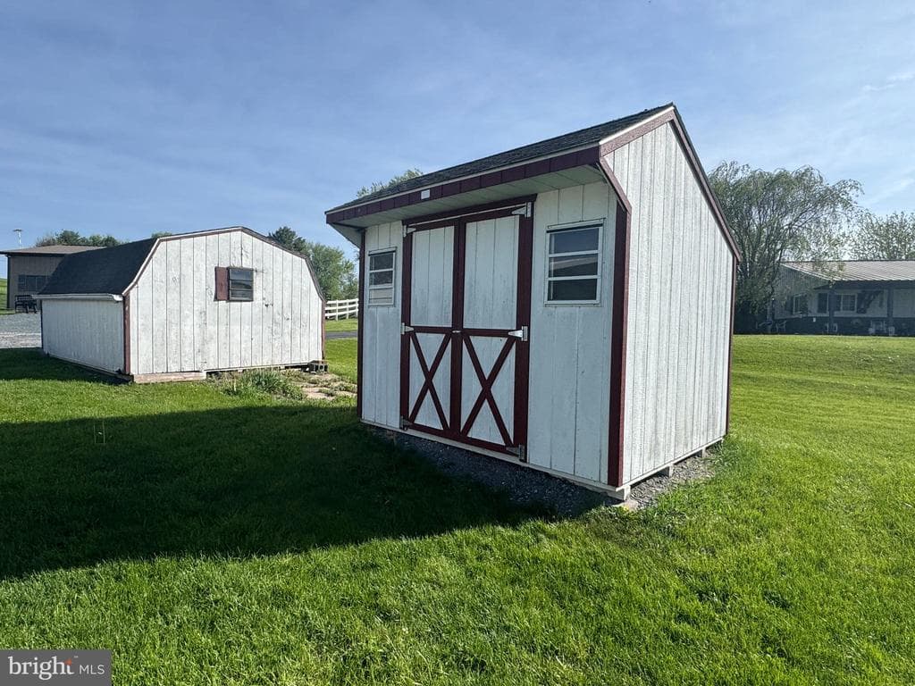 Property photo #4 for 7172 Mentzer Gap Rd, Waynesboro, PA 17268