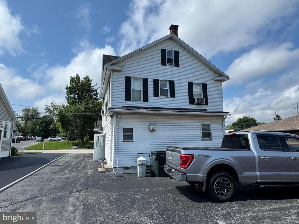 Property photo #5 for 239 York Rd, Carlisle, PA 17013