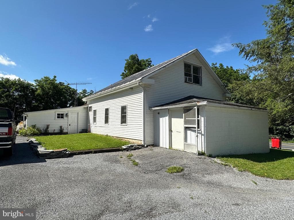 Property photo #10 for 152 Bullshead Rd, Newville, PA 17241