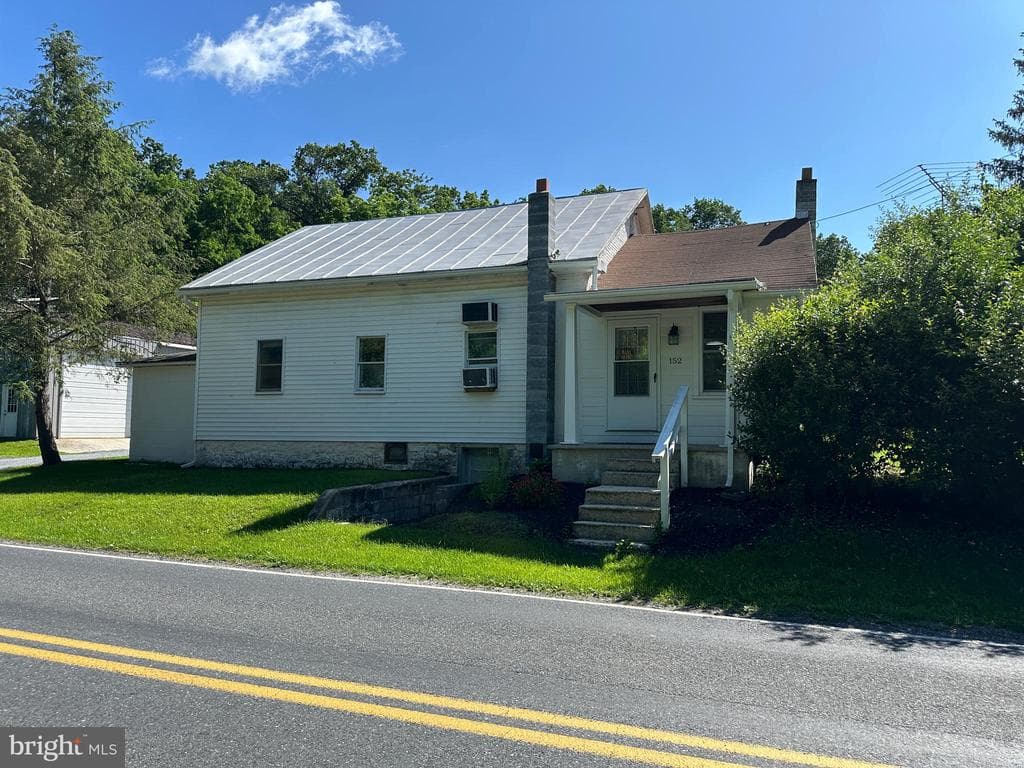 Property photo #2 for 152 Bullshead Rd, Newville, PA 17241