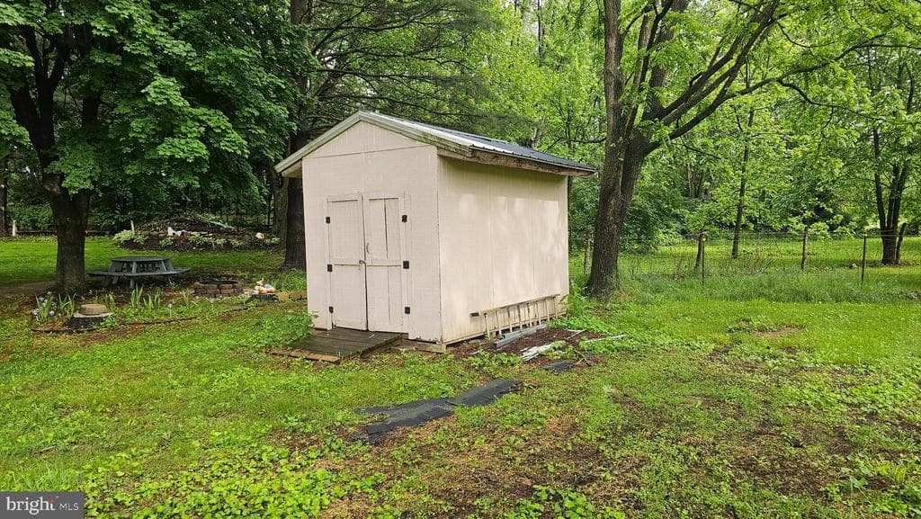 Property photo #10 for 922 Clay Hill Rd, Chambersburg, PA 17202