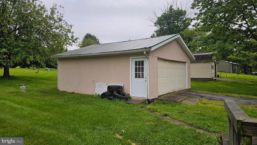 Property photo #6 for 922 Clay Hill Rd, Chambersburg, PA 17202